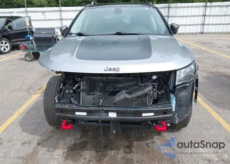 2020 Jeep Compass Trailhawk 4X4 из США, поврежденный, VIN 3C4NJDDB6LT155715